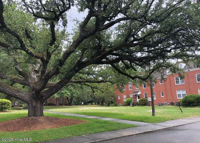 Property at 2940 Oleander Dr Unit D-13, Wilmington, NC 28403, 1 bed, 1 bath