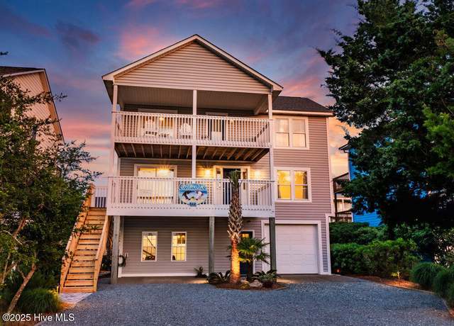 Property at 612 S Topsail Dr, Surf City, NC 28445, 4 beds, 1.5 baths
