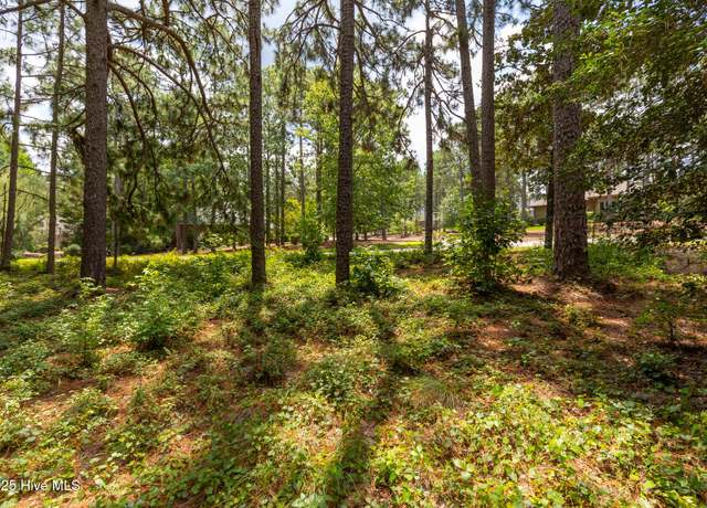Property at 20 Kilbride Dr, Pinehurst, NC 28374