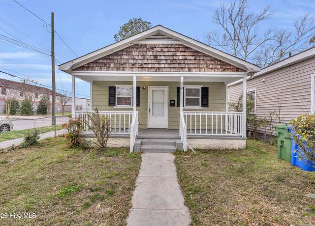 Property at 222 S 13th St, Wilmington, NC 28401, 3 beds, 1 bath