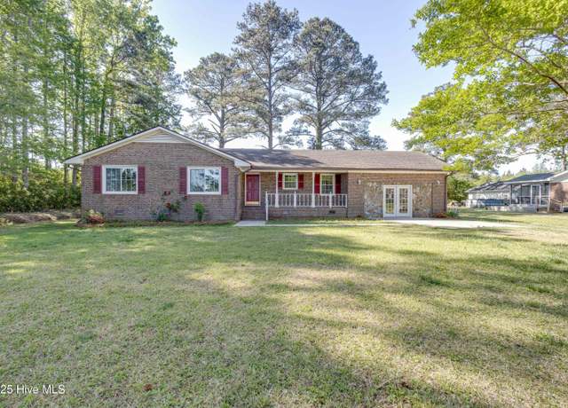 Property at 234 Pamlico Rd, Oriental, NC 28571, 3 beds, 2 baths