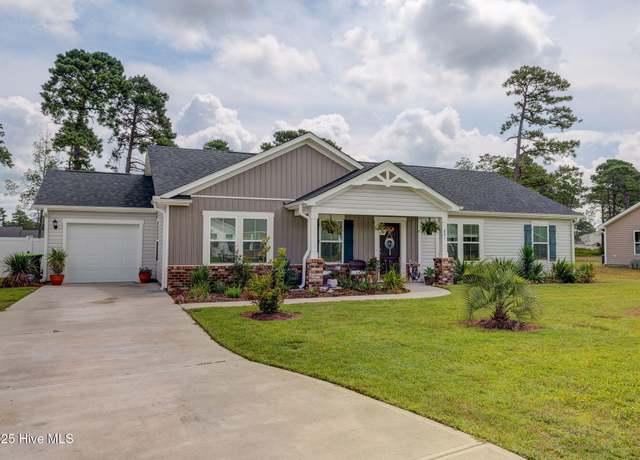 Property at 881 Golf View Rd, Southport, NC 28461, 4 beds, 2.5 baths
