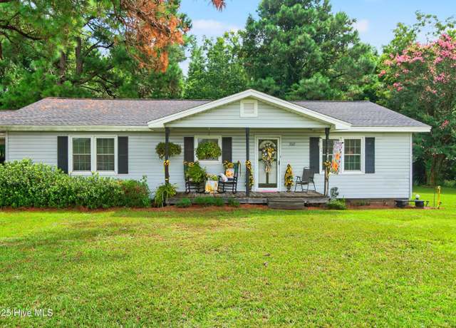 Property at 3665 Midway Dr, Whiteville, NC 28472, 3 beds, 1 bath