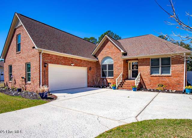 Property at 1205 Pelican Dr, New Bern, NC 28560, 4 beds, 3 baths