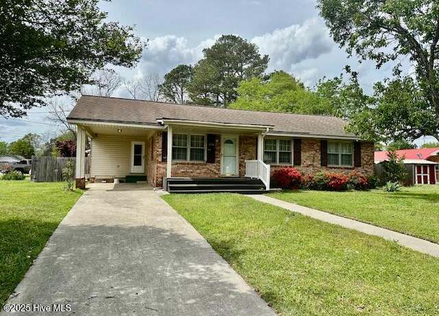 Property at 507 Norwood Ave, Lumberton, NC 28358, 3 beds, 1.5 baths