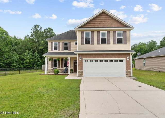 Property at 668 Roanoke Dr, Raeford, NC 28376, 4 beds, 2.5 baths