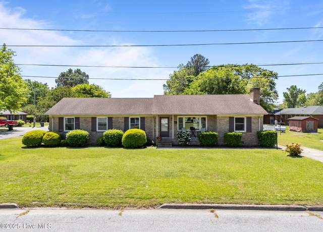 Property at 1201 Mitchell Dr, Elizabeth City, NC 27909, 5 beds, 2.5 baths