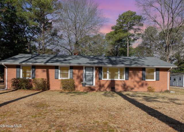 Property at 301 Cobb Dr, Elm City, NC 27822, 3 beds, 1.5 baths