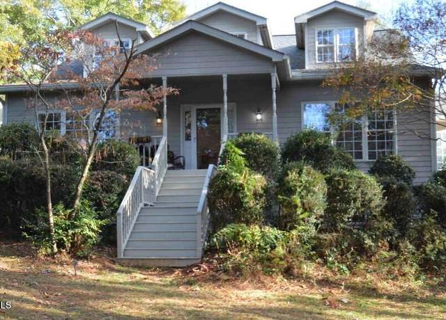 Property at 555 N Ashe St, Southern Pines, NC 28387, 6 beds, 6 baths