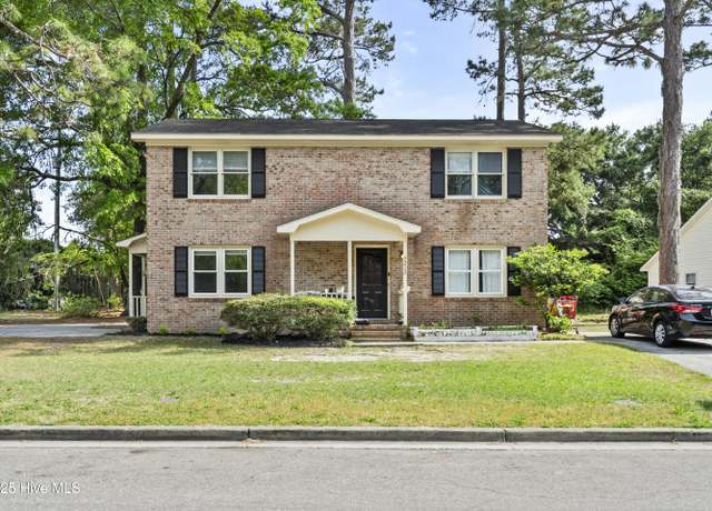 Property at 5212 Fox Ct, Wilmington, NC 28405, 4 beds, 4 baths