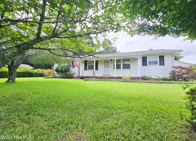 Property at 123 Kings Pkwy, Hubert, NC 28539, 3 beds, 2 baths