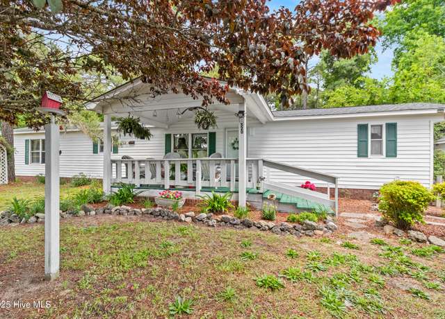 Property at 520 Inlet Acres Rd, Wilmington, NC 28412, 2 beds, 2 baths