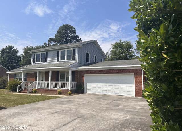 Property at 306 W 33rd St, Lumberton, NC 28358, 4 beds, 3 baths
