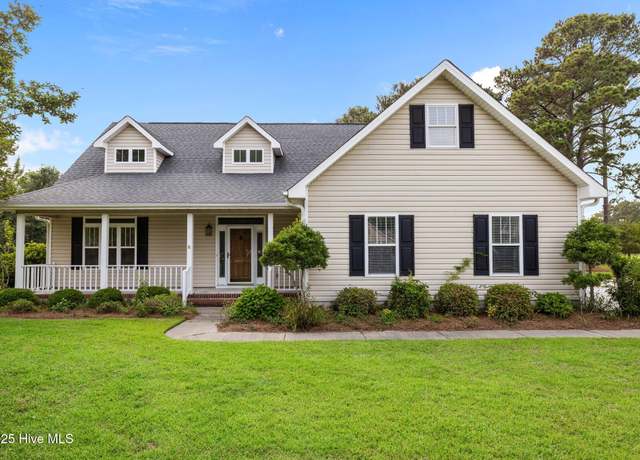 Property at 206 Lazy Ln, Morehead City, NC 28557, 3 beds, 2.5 baths
