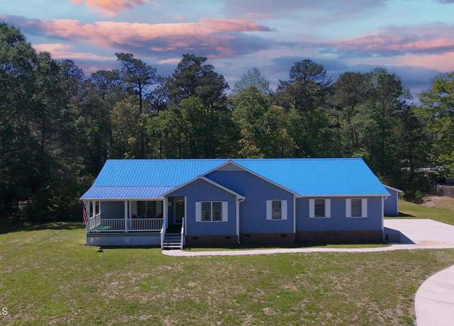 Property at 1114 Lakeview Ave, Richlands, NC 28574, 3 beds, 2 baths