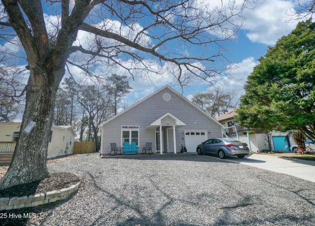 Property at 2805 E Yacht Dr, Oak Island, NC 28465, 4 beds, 2.5 baths