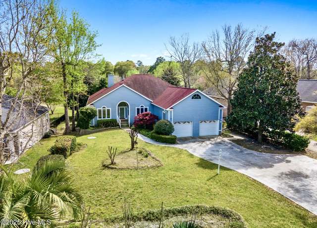Property at 178 Edgewater Cir, Sunset Beach, NC 28468, 3 beds, 2.5 baths