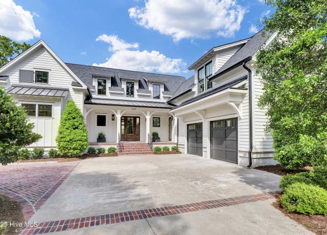 Property at 2225 Masons Point Pl, Wilmington, NC 28405, 4 beds, 4.5 baths