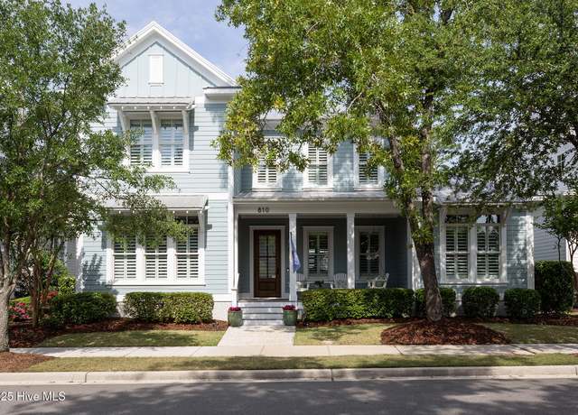 Property at 810 Midnight Channel Rd, Wilmington, NC 28403, 4 beds, 4.5 baths