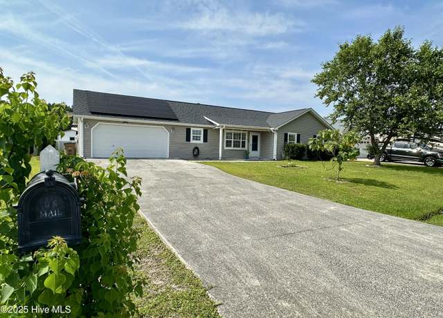Property at 324 Foxridge Ln, Hubert, NC 28539, 4 beds, 2 baths