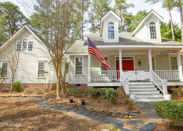 Property at 15 Gingham Ln, Pinehurst, NC 28374, 4 beds, 3 baths