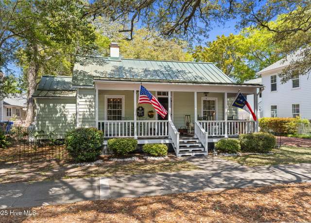 Property at 309 E Moore St, Southport, NC 28461, 2 beds, 2 baths