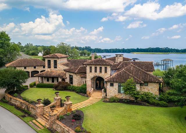 Property at 106 Allen Dr, New Bern, NC 28562, 4 beds, 6.5 baths