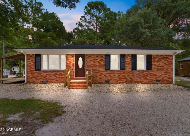 Property at 914 Harry Bell Rd SW, Shallotte, NC 28470, 4 beds, 1 bath
