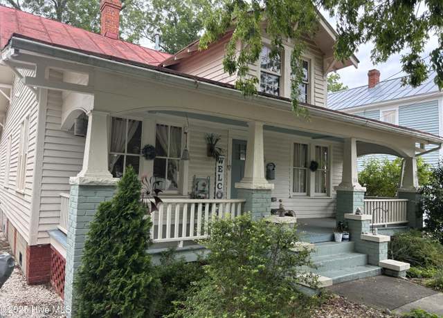 Property at 314 Avenue B, New Bern, NC 28560, 3 beds, 2 baths