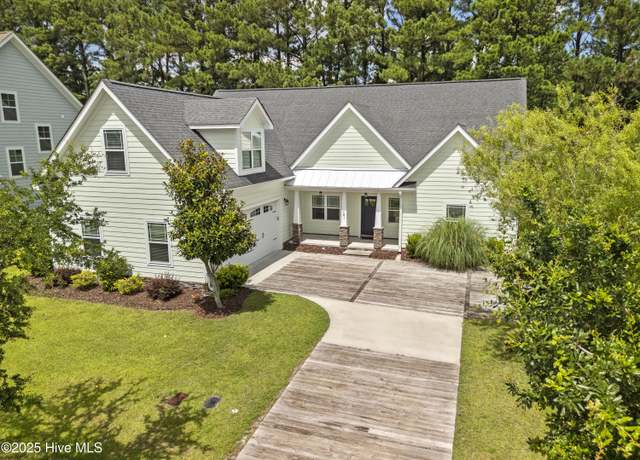 Property at 112 N Brig Dr, Hampstead, NC 28443, 4 beds, 3.5 baths