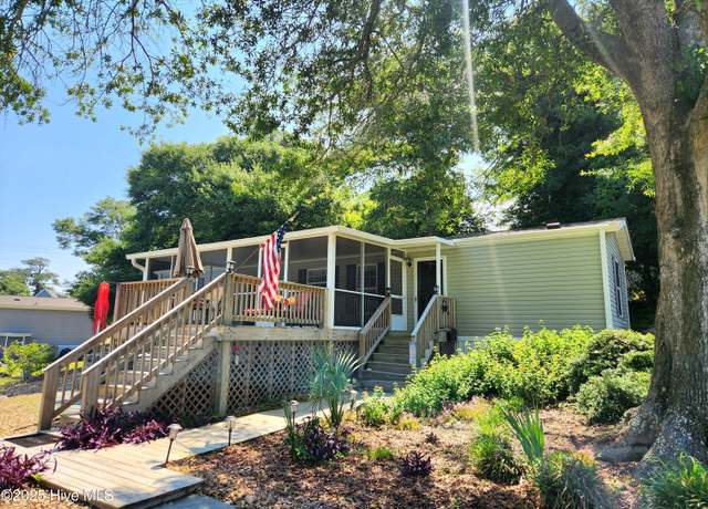Property at 304 Deer Trl, Emerald Isle, NC 28594, 2 beds, 2 baths