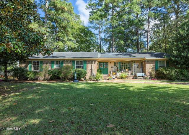 Property at 110 N East Ave, Teachey, NC 28464, 3 beds, 2 baths