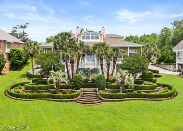 Property at 103 Coastal Bluffs Ct, Hampstead, NC 28443, 3 beds, 4 baths