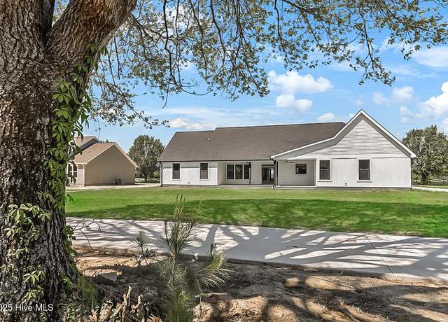 Property at 1104 Soundside Rd, Edenton, NC 27932, 3 beds, 2.5 baths