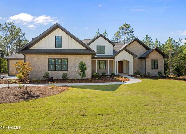 Property at 201 Meyer Farm Dr, Pinehurst, NC 28374, 4 beds, 4.5 baths