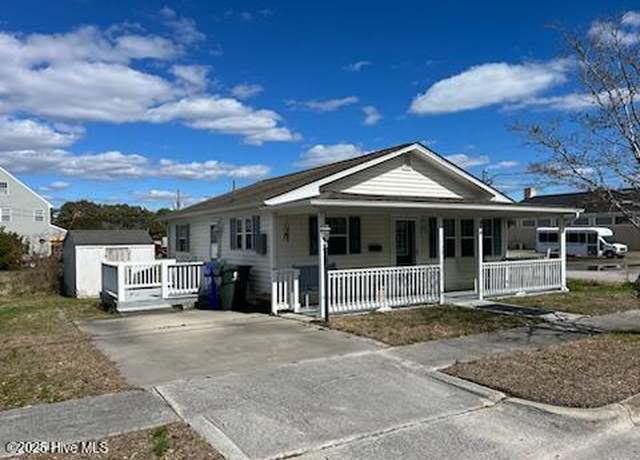 Property at 515 Mulberry St, Beaufort, NC 28516, 2 beds, 1 bath