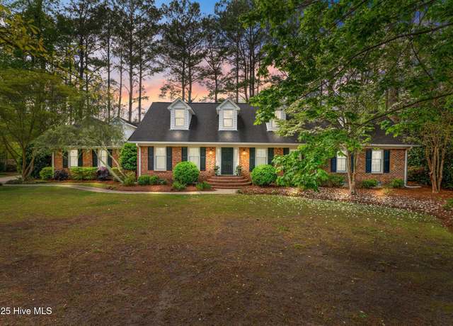 Property at 4500 Stratton Dr, Trent Woods, NC 28562, 4 beds, 3.5 baths