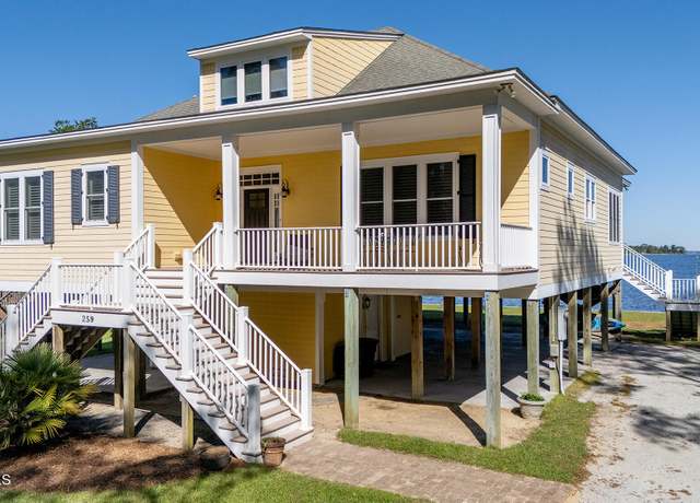 Property at 259 Creek Rd, Beaufort, NC 28516, 3 beds, 3 baths