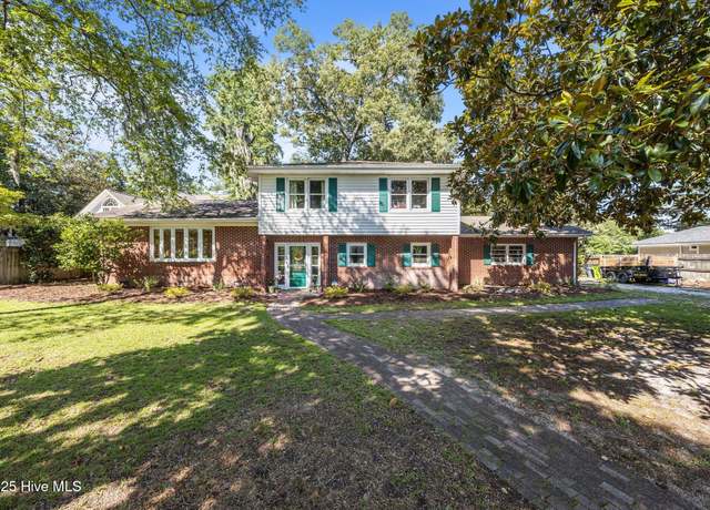 Property at 604 W Wilson Creek Dr, Trent Woods, NC 28562, 3 beds, 2.5 baths