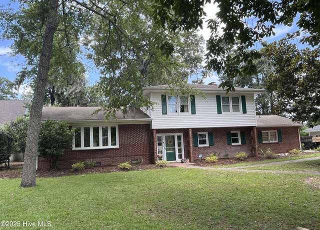 Property at 604 W Wilson Creek Dr, Trent Woods, NC 28562, 3 beds, 2.5 baths