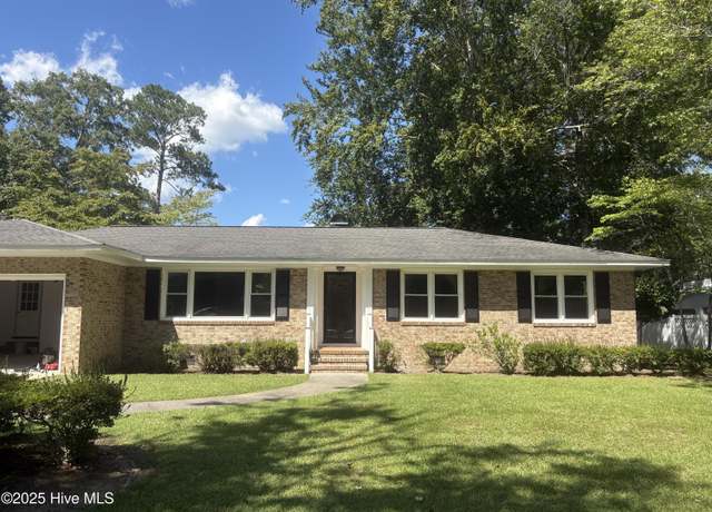 Property at 402 Lawson Rd, Washington, NC 27889, 3 beds, 2 baths