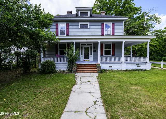 Property at 1311 National Ave, New Bern, NC 28560, 4 beds, 2 baths