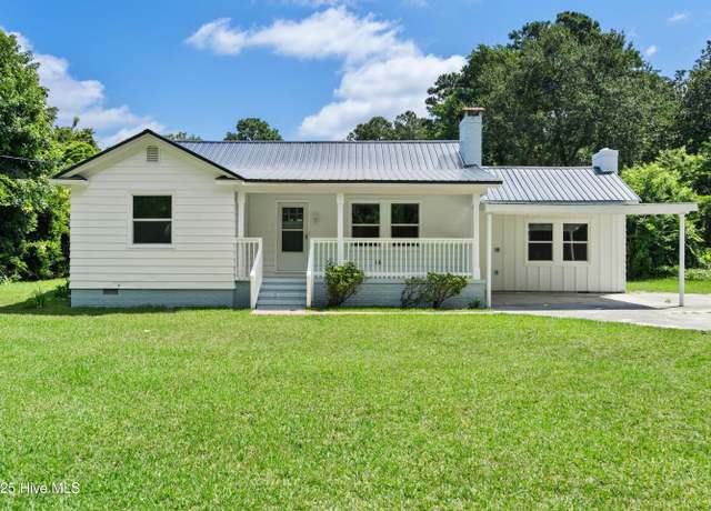 Property at 106 Forest Dr, Riegelwood, NC 28456, 2 beds, 2 baths