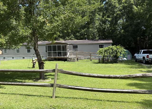 Property at 253 Great Neck Landing Rd, Hubert, NC 28539, 3 beds, 2 baths