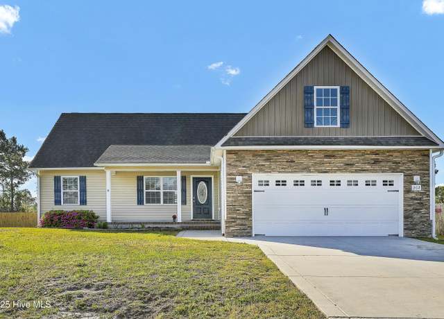 Property at 202 Lockwood Ct, Hubert, NC 28539, 3 beds, 2 baths