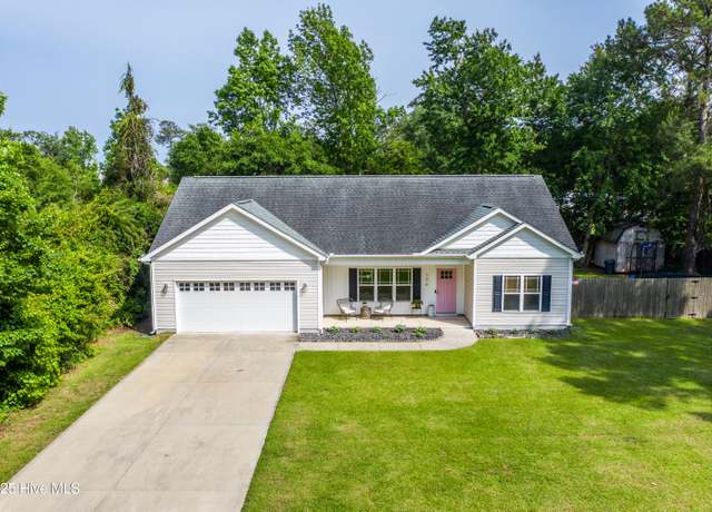Property at 106 Driftwood Ln, Hampstead, NC 28443, 3 beds, 2 baths