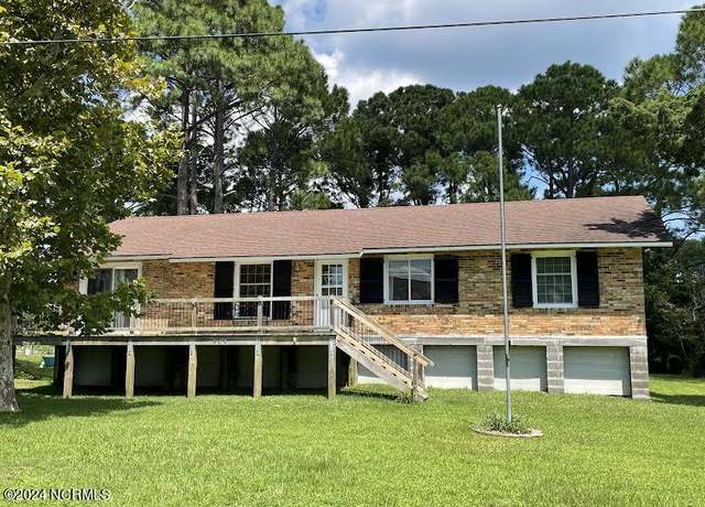 Property at 149 Bayshore St, Sea Level, NC 28577, 3 beds, 2 baths