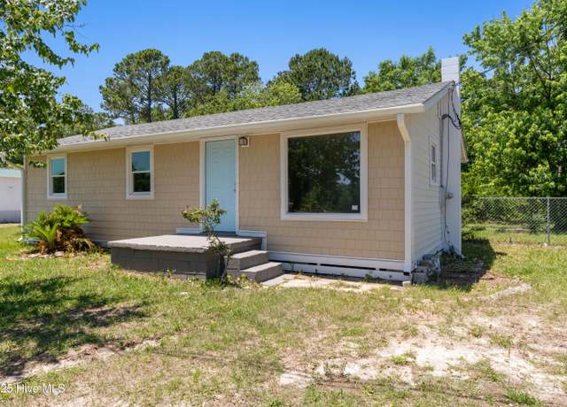 Property at 13271 Us Highway 17, Hampstead, NC 28443, 3 beds, 1 bath