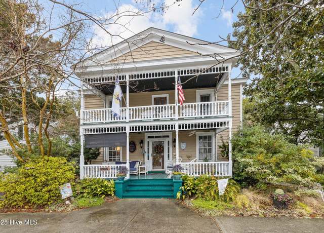 Property at 707 Ann St, Beaufort, NC 28516, 4 beds, 4.5 baths