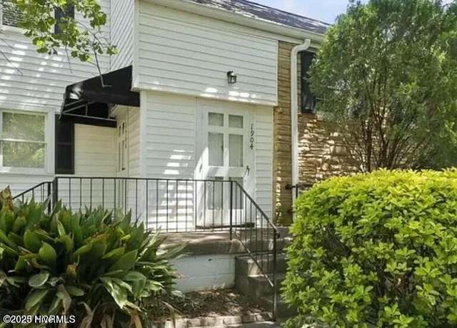 Property at 1904 Smallwood Dr #4, Raleigh, NC 27605, 2 beds, 1 bath